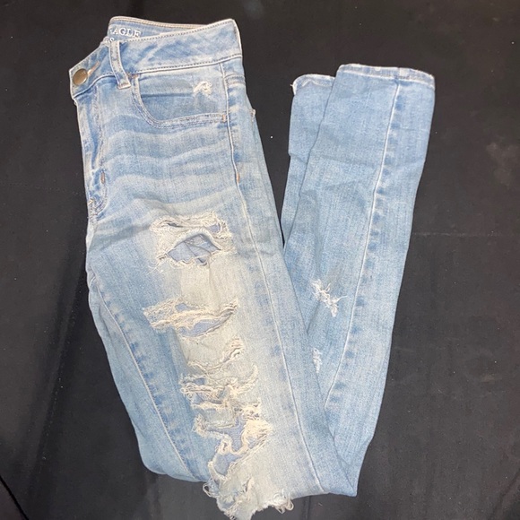 American Eagle ripped jeans high waisted - Picture 1 of 3